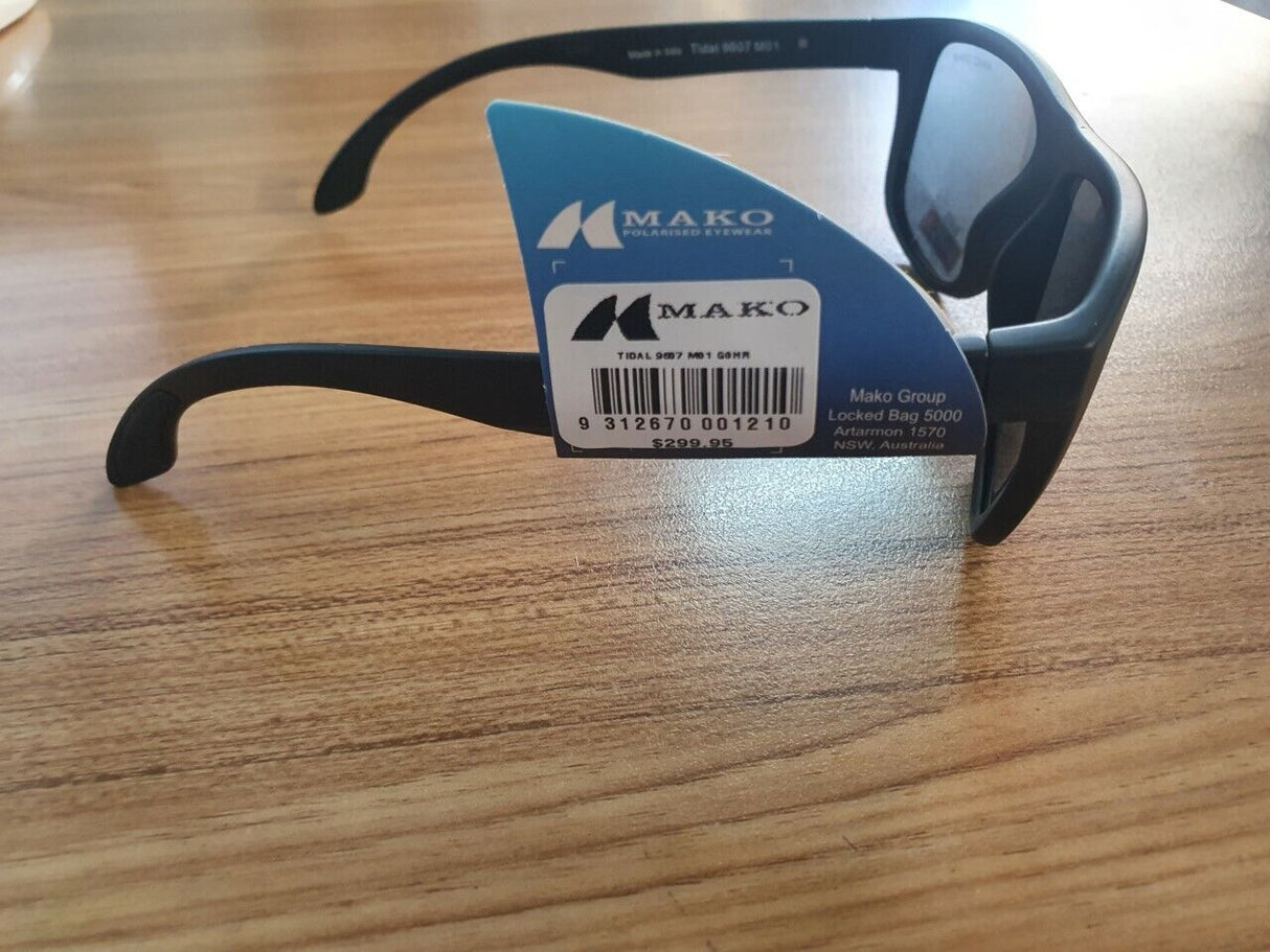 Mako TIDAL - Grey lens Matte Black Sunglasses Fishing Polarised 9607 MO1 G0HR
